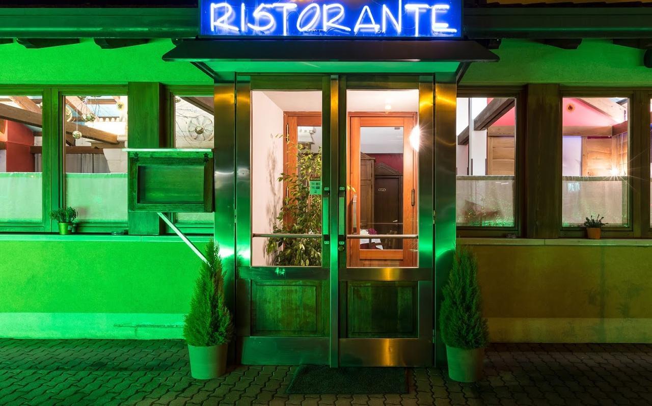 Albergo Alla Cesa Feltre Esterno foto